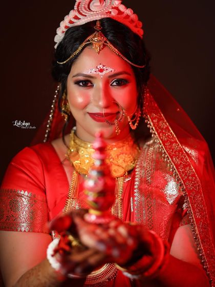 The Radiant Bride: Solo Portraits photo 29