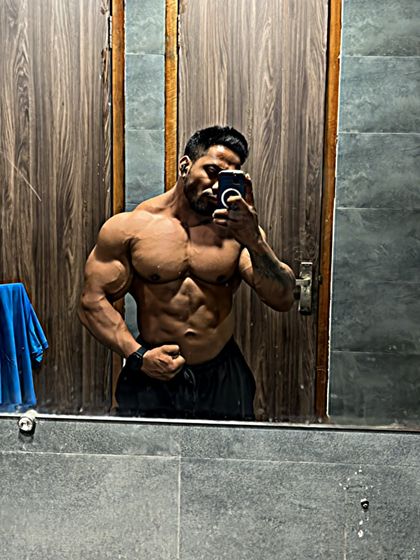 A mirror selfie to track the journey into the new year. The goal is constant improvement.