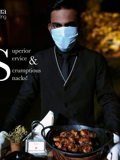 Superior service and scrumptious snacks. Our server, following all hygiene protocols, is ready to serve hot and delicious appetizers to your guests.