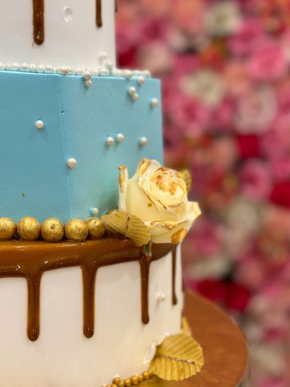 Elegant Tiered Cakes photo 10