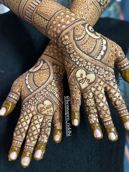 Modern & Minimalist Henna photo 15