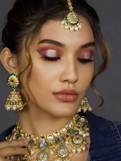 A close-up of the halo eye makeup, a popular technique for creating dimension.