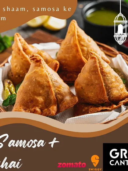 Har shaam, samosa ke naam! This is our classic combination: four crispy, hot samosas served with tangy chutney. It's the perfect evening snack to enjoy with a steaming cup of chai.