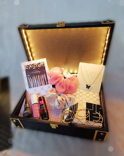 Custom Gift Hampers