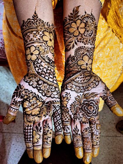 Hajira Mehendi Artist - Mehndi Artist Services Modern & Minimalist Designs photo 91