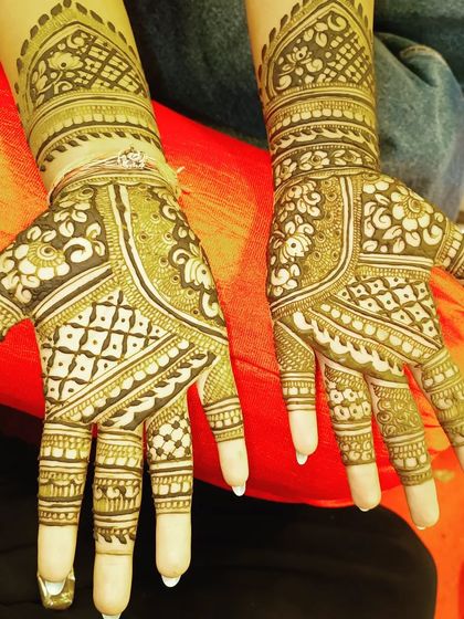 Fouzia Ahmed - Party & Festive Mehendi Stylish Indo-Arabic Designs photo 9
