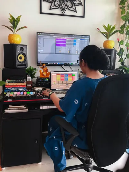 Welcome to my creative space. This is where I build my tracks from scratch, experiment with sounds, and prepare my DJ sets. In our one-on-one sessions, we'll work right here, using Ableton Live to bring your musical ideas to life.