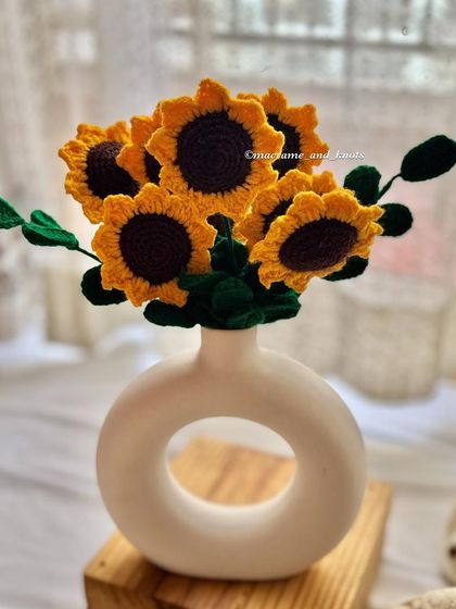 Shikha Agarwal - Crochet Flower Bouquets & Arrangements Cheerful Sunflowers photo 3