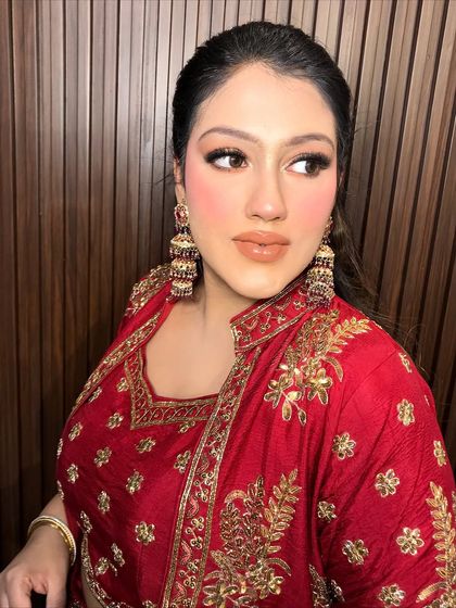 Timeless Traditional & Festive Glam photo 28