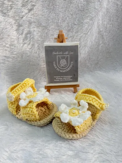 These sunny yellow sandals feature a two-tone sole and a beautiful white daisy on the front, perfect for summer outings.