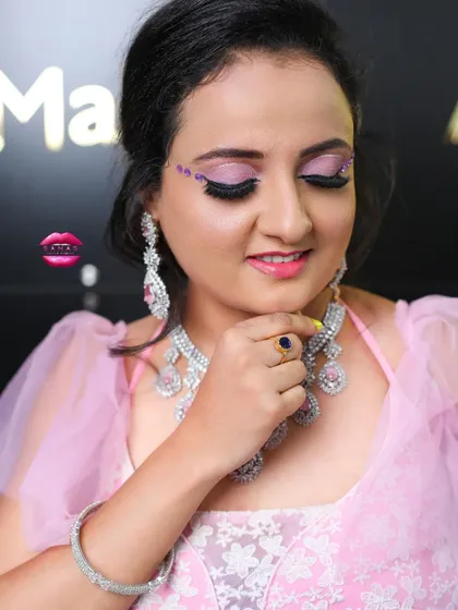 A flawless makeup look with creative rhinestone details, demonstrated for my Batch 32 students. We explore both traditional and modern techniques.