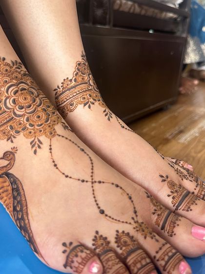 Elegant Feet Mehendi photo 5