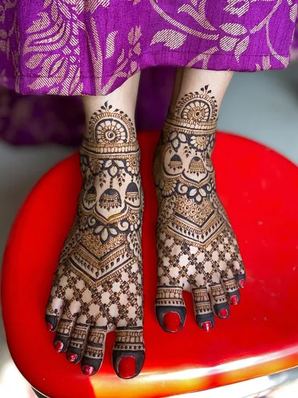 Another angle of the beautiful bridal foot mehandi, highlighting the symmetry and clean application.