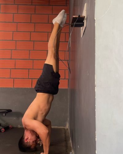 Handstand Training