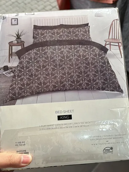 Another gorgeous King size design from Sapphire Home. This geometric pattern in earthy tones is both modern and timeless, made from that signature soft and cooling Amritsar cotton.