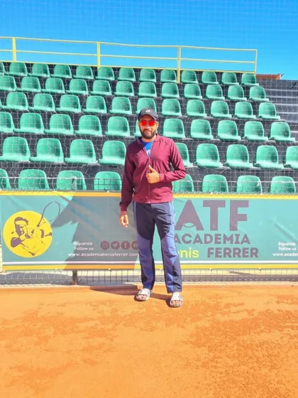 Our coach at the ATF Academia Tennis Ferrer. We continuously seek knowledge from the best in the world to bring cutting-edge coaching techniques back to our own players.