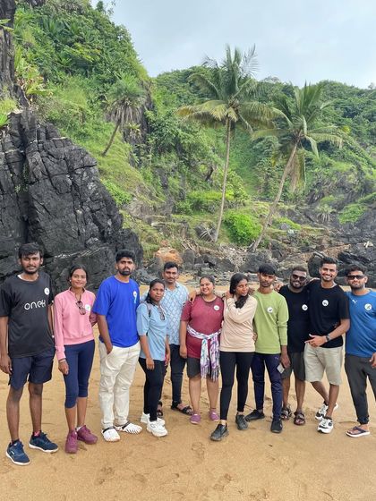A group photo on one of Gokarna's beautiful sandy beaches.