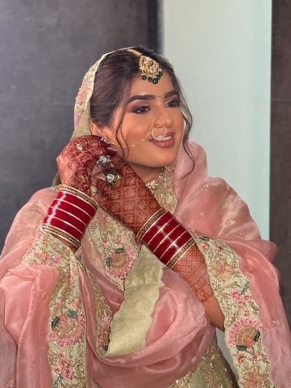 Signature Wedding Day Looks photo 7