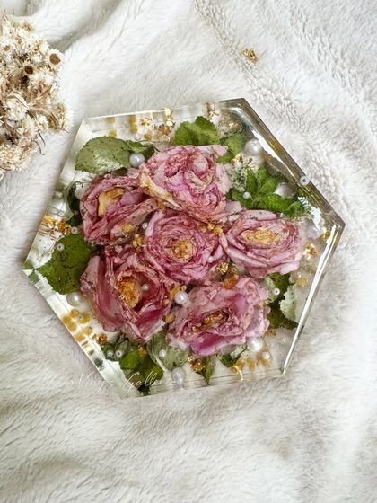 Vinys Galleria - Custom Resin Home Decor Resin Clocks, Lamps & Blocks photo 3