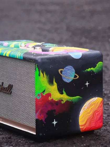 Another detail shot of the custom speaker. The colors are so bright and trippy.
