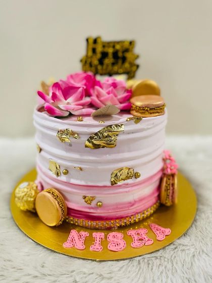 Another view of the lovely pink lotus and macaron cake.