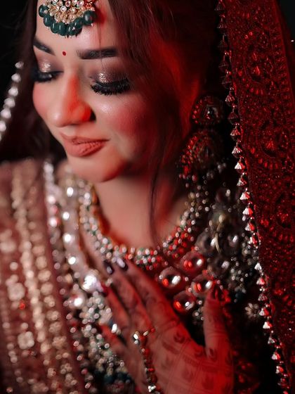 The Radiant Bride: Solo Portraits photo 11