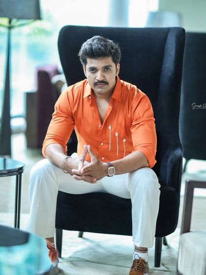 A stylish portrait of actor Rohit Parshuram. I provided a clean, sharp grooming look for him that is perfect for the red carpet and camera.