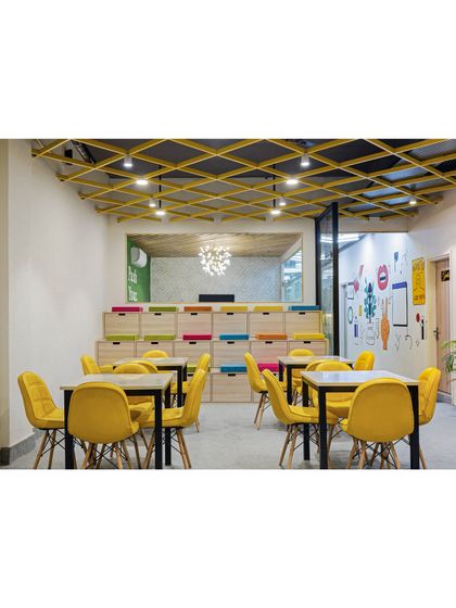 Vibrant & Dynamic Workspaces photo 14