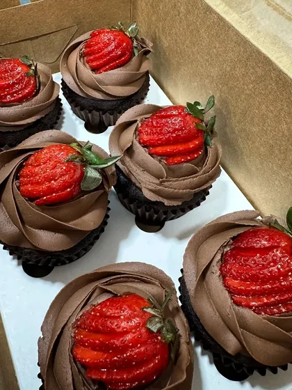 My zero-sugar, gluten-free Chocolate Strawberry Cupcakes. I mean it when I say zero sugar, no hidden sweeteners or "no added sugar" tricks. These are keto-friendly, diabetic-friendly, and absolutely delicious.
