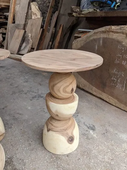 Another design for a stacked-sphere side table.