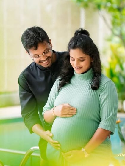 Outdoor Elegance: Lush Parks & Golden Light photo 9