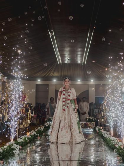 Unforgettable Entries & Baraats photo 4