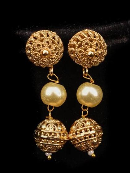 Elegant Earrings: Studs, Drops & Chandbalis photo 12
