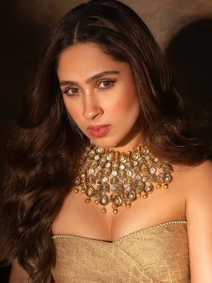 A close-up portrait of Pashmina Roshan, where the intricate details of the grand polki choker are on full display, highlighting its royal aesthetic.