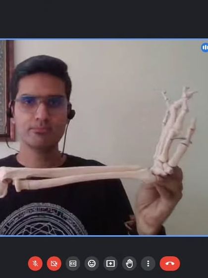 A snapshot from our online 'Sthira Sukham Asanam' course, where we train teachers to assess skeletal variations. Understanding anatomy is the key to offering truly individualized and effective guidance.