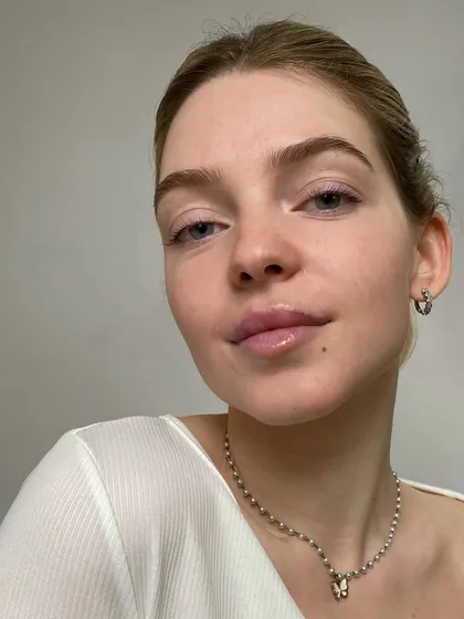 This is the result of a lash lamination by me, Anastasia. The curl effect lasts for 1 to 1.5 months, and I always include a multi-step conditioning treatment to care for your lashes.