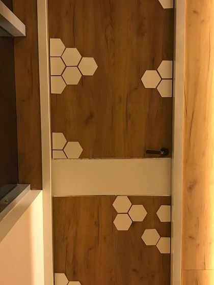 The hexagonal motif is even carried through to the door design, demonstrating our attention to detail and thematic consistency.