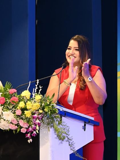 Commanding the Stage: Corporate Summits & Celebrations photo 30