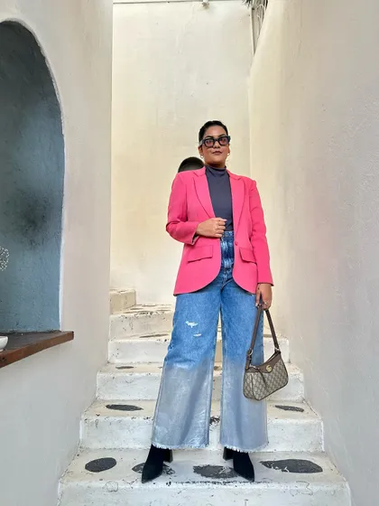 The architecture here reminded me of Santorini, and I thought it was the perfect backdrop for this colorful, modern outfit.