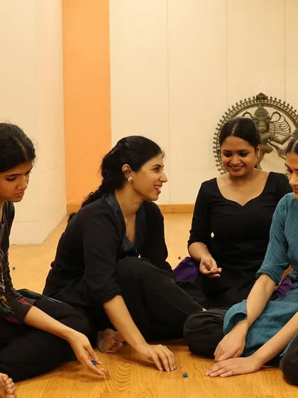 A discussion during a workshop for adult learners. Beyond just steps, we engage in conversations about the history, stories, and meaning behind the dance, making the learning process an intellectual and creative exchange.