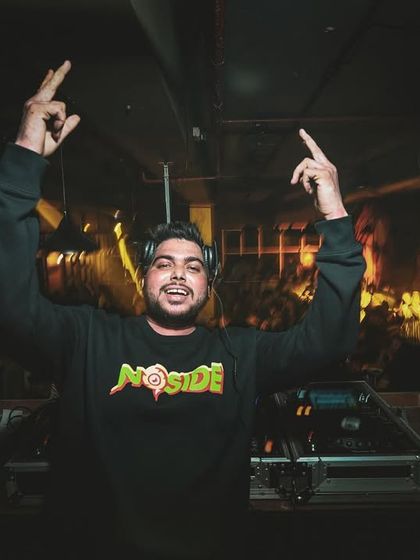 Behind the Decks: The Art of the Mix photo 51