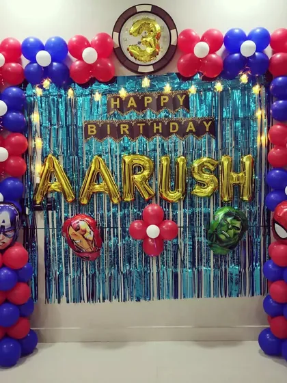 A full view of the Avengers theme balloon frame, perfect for photo opportunities.