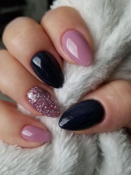 This look combines solid colors with a full-coverage glitter accent nail. It's a versatile and popular client request that you will learn to execute perfectly.
