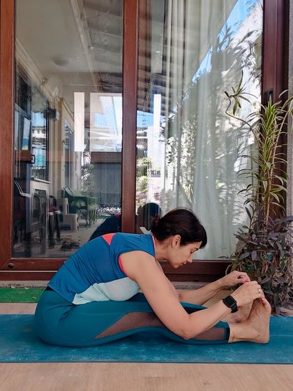 On Day 8, we honor Maa Mahagauri, the goddess of purity and peace. We practice Paschimottanasana (Seated Forward Bend) to melt the ego, lengthen the spine, and invite inward reflection.