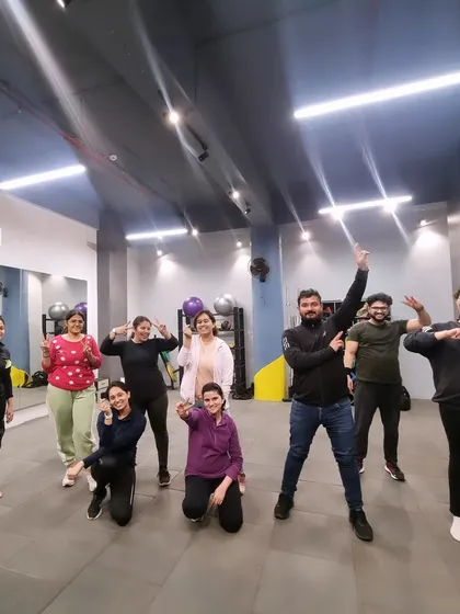 Good morning from our fitness freaks. This is what our community looks like: happy, energetic, and ready to take on the day after a great workout.