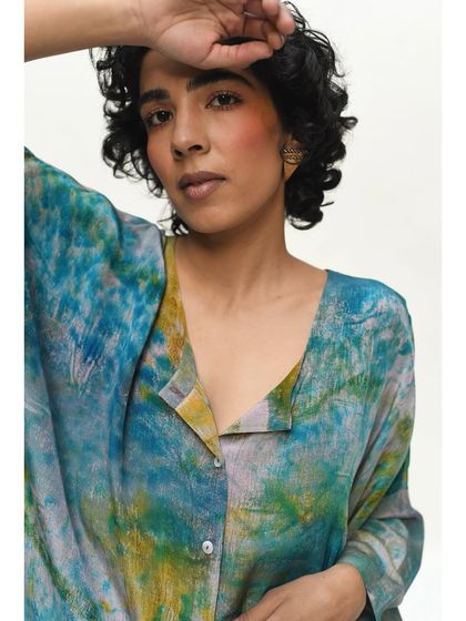 An untouched, straight-out-of-camera shot for House of Wandering Silk. There's a special kind of magic in the raw image, capturing the true colors and mood of the moment.