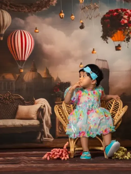 Another take on our fantasy theme, with a focus on the vintage-style hot air balloons and castle.