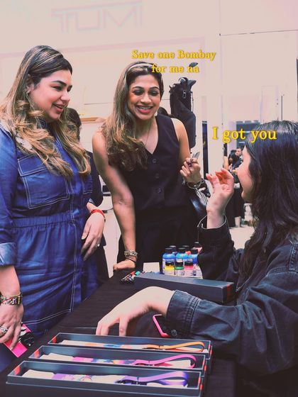 Another great interaction from the TUMI event. Guests were so excited about the custom luggage tags that they were asking me to save specific designs for them. It's all about creating that personal connection.