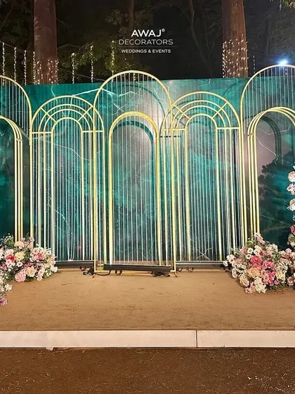 The full view of the selfie point, a chic and contemporary addition to any event.