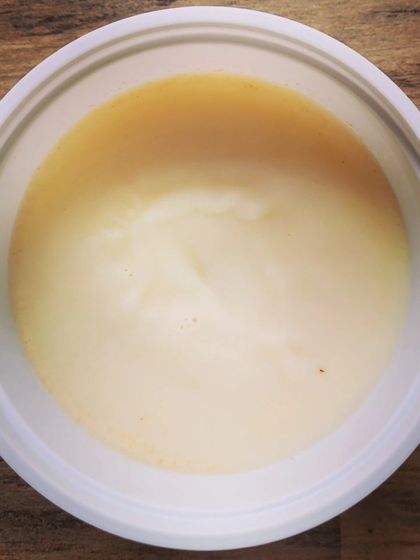 This shows the clean, creamy consistency of my freshly made pork lard. It’s a fantastic staple to have in your pantry for authentic, flavourful cooking.